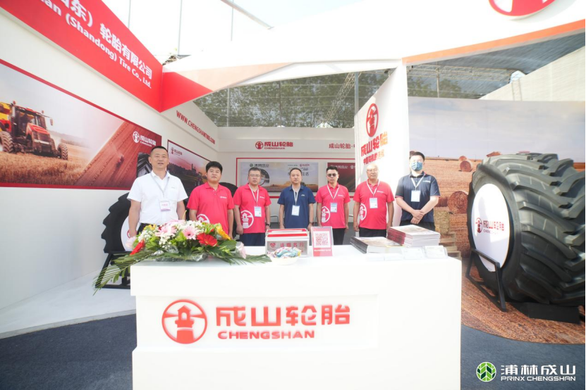 环球国际闪耀新疆农机展 科技创新助力农业现代化
